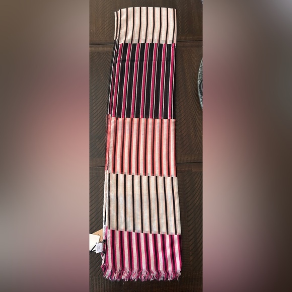 Halogen - Picture 2 of 5